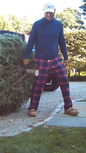 3.8K views · 75 reactions | Holidays at home = the good stuff. Matching lounge, family chaos, backyard football…wouldn’t have it any other way. | Vineyard Vines | Facebook