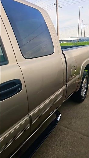beautiful cat eye chevy dont see them this clean anymore... 2004 chevy Silverado 1500