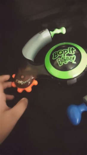 Bop it extreme 2 with Bop It XT's Audio Chip low batteries (fictional)