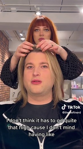 It’s always so weird to see myself in the salon. #hairextensions #hairconsultation #hairextensionspecialist #weftextensions #geniuswefts