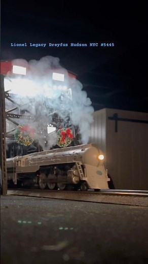 Model Steam Train. Lionel Legacy Dreyfus Hudson NYC #5445