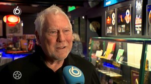 14K views · 158 reactions | Cesar Zuiderwijk is de drummer van band Golden Earring. Zijn schoondochter lijdt aan de ziekte MS. Cesar zamelt geld in voor een dure behandeling door middel van een veiling. #shownieuws #sbs6 | Shownieuws | Facebook