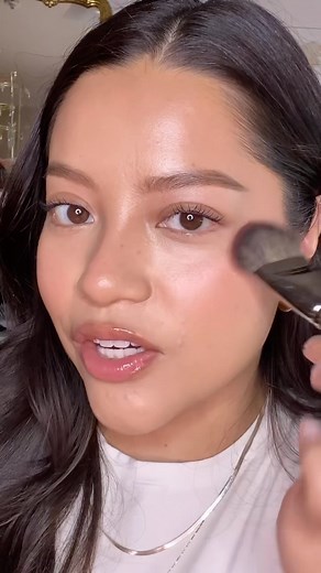 Jess | Makeup • Tutorials on Instagram: "Face makeup for beginners! Let me know if this helped ☺️ @glowrecipe plum plump moisturizer @smashboxcosmetics mattifying primer @hauslabs foundation shade 200 @itcosmetics bye bye dark spots concealer @makeupbymario skin enhancer shade light medium @merit cream blush #makeupforbeginners #simplemakeup #easymakeup #makeuptutorial #simplemakeuptutorial #easymakeuptutorial"