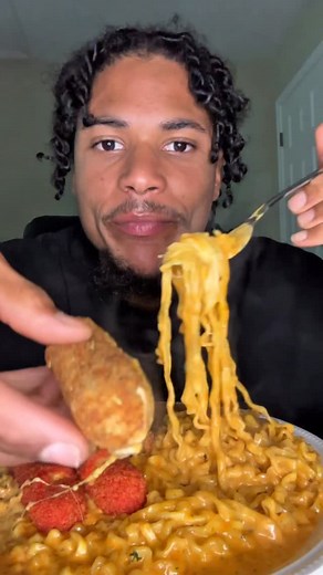 Popeye on Instagram: "Y’all This Combo Was So Gassss No Bs #eatwithme #mukbangeatingshow #mukbang #mukbangasmr #reels #foodies #foodie #iampopeye"