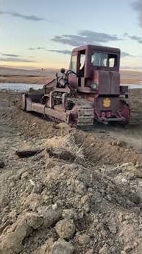 IH TD 14A moving dirt