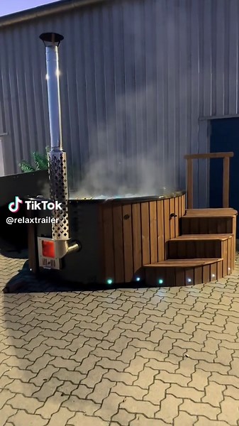 Entspannt ins Wochenende: Badefass & Wellness genießen