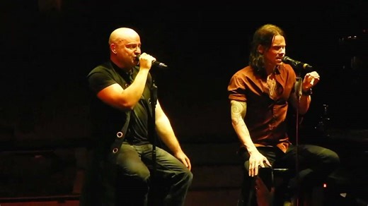 4 years ago today , Myles Kennedy joined David Draiman on stage to sing this beautiful cover of Simon & Garfunkel 🎶 © 2127 Jojo 2 on YT 👇🏻👇🏻 https://youtu.be/ol6h6usCFvk Alter Bridge Disturbed | Myles Kennedy Belgium