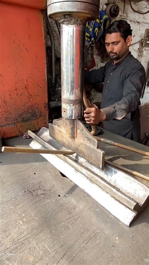 Iron Rod Bending Into U Shape With Hydraulic Press Machine | Corn Planter Parts #hydraulicpress