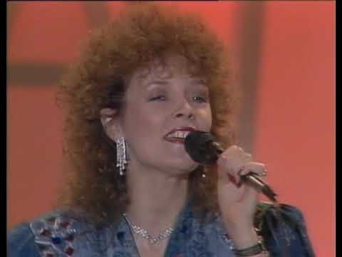Mary Duff Live In Concert (Live from Dundee in Scotland)