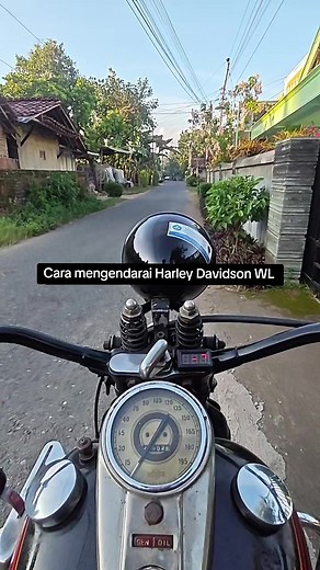 Tutorial Mengendarai Harley Davidson WL 1948