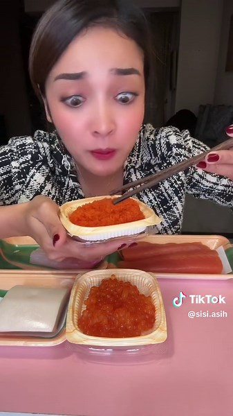 Tobiko Mukbang Review: Exploring the Delights of Tobiko Sushi