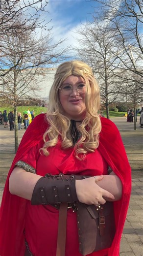 Name a more iconic scene in BBC Merlin … I’ll wait Our fave himbo made a reappearance at @MegaCon Live London and it was the best day - look out for more #merthur content soon! Merlin is the wonderful @p #comiccon #cosplay #bbcmerlinedit #fyp