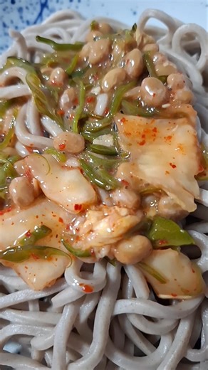 腸活レシピ!納豆めかぶキムチのねばねばお蕎麦!#腸活ごはん#ダイエットレシピ #簡単レシピ
