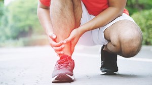 5 Easy Ankle Sprain Exercises to Heal it Fast