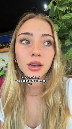 isabella (@.isaescu)’s video of looking for friends