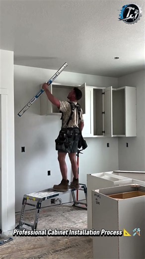 Perfect Kitchen Cabinet Leveling Guide 🏠🔧 #CabinetInstallation #DIY #Carpentry