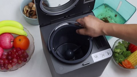 Electric Composter for Kitchen, 2.5L Indoor Countertop Compost Bin Kitchen with LED Display, Visible Window & Carbon Filter, Auto-Clean, 4H/6H Fast Processing, Odorless Food Compost Machine