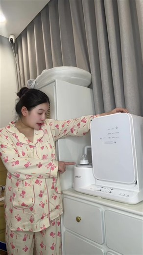 Máy tiệt trùng Jun Baby 3in1: tiệt trùng UVC, đun nước, lắc & hâm sữa