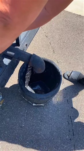 Sealcoating vs. Spraying: The Driveway Debate