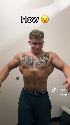 This is next-level 👀 (via @𝕁𝕒𝕜𝕖) #gymtok #lifting #lifttok #workout