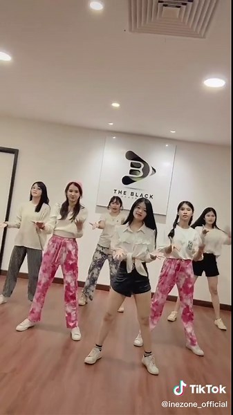 Boom Boom 💥 #NEZONE #fyp #Laos @bebellluv @bebiebiebou @chacool24 @anny_lattanakone @ohning01