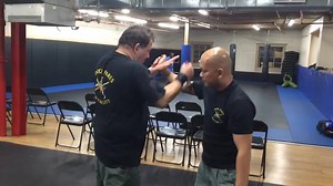 Basic first set of 2 count knife drills for beginners. this drills will help beginners develop the concept of checking, countering & passing. Don't forget to download our Free training video & PDF curriculum --- >>> EskrimaDrills.com #Eskrima #Kali #Arnis #FMA #BladeFighters #Karambit #FilipinoMartialArts #DocePares | Alpha Doce Pares Eskrima