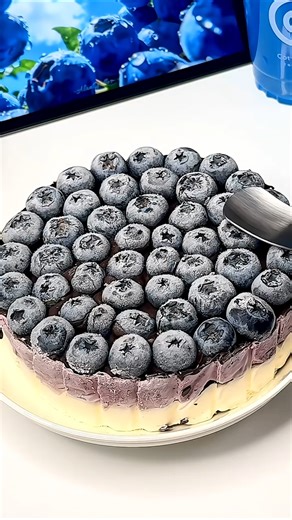 If happiness is a blueberry crisp#blueberry #asmr#chocolate#cheese#crisp...