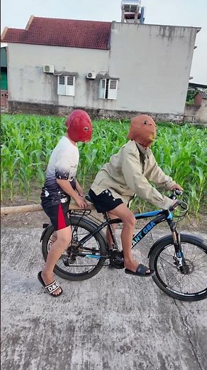 Xe đạp quá tải | Overloaded Bicycle #shorts
