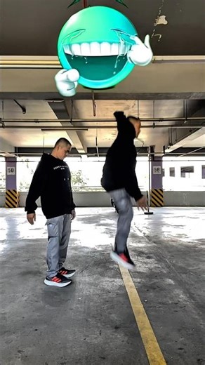 Twin Spin effect #cloning #tricks #videoediting #capcut