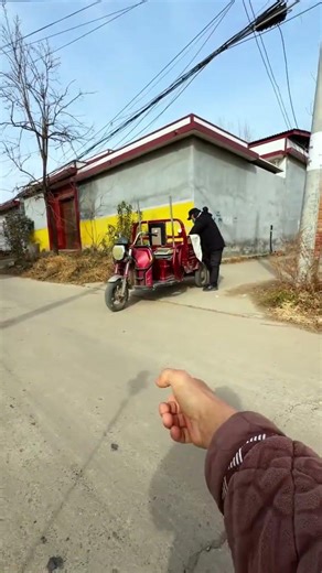 It’s almost Chinese New Year. Let’s set off some fireworks to cheer up the atmosphere.