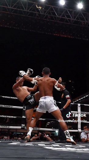 Saenchai Muay Thai Champion Knockout Fight