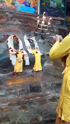 Giriraj ji short status video ! आरती कुंज बिहारी की ! Shri Krishna Bhakti Short #ytshorts #shorts