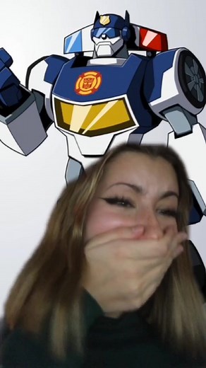 I LOVE HIM ALSO WHY DOES THIS SHOW HAVE FOUR SEASONS #greenscreen #transformers #rescuebots #transformersidw