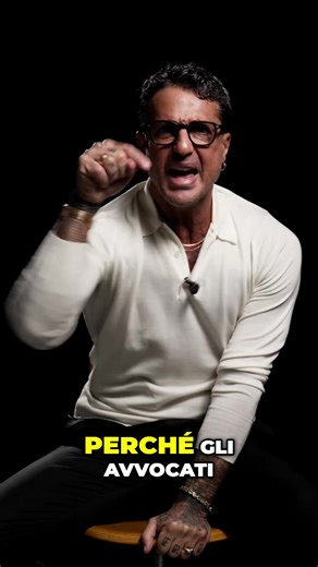 CHE NE PENSATE?#fabriziocorona #falsissimo #perte #avvocato #mediaset | falsissimo