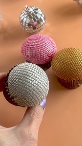 Disco ball cupcakes hack🪩💃 They turned out better than expected! #discoball #cupcakeideas #cupcakes #buttercream #cupcakeart #bakinghacks #bakingtips | Sophia Mya Cupcakes