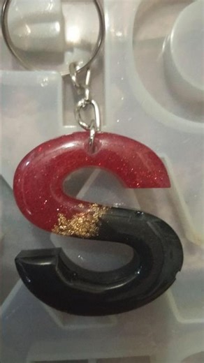 beautiful handmade resin alphabet keychain tutorial #shorts#resinart#activity#