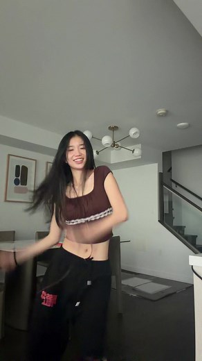 Zoe Dang's Happy Line Dance Tutorial and Trends