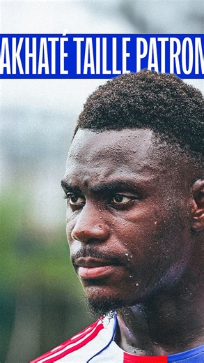 Pa Oumar keita on Instagram: "Selon Footmercato, À la fin du match Lille vs Lyon, Olivier Giroud est allé féliciter Moussa Niakhaté, qui l’a totalement MUSELÉ aujourd’hui ! 🔒 @niakhate Le site sportif rajoute : Le Sénégalais est métamorphosé cette saison et figure parmi les meilleurs défenseurs du championnat de (France)."