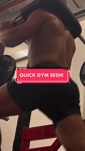 Quick gym sesh! 🏋️‍♀️