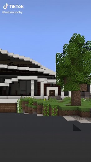 Exploring the Fnaf 1 Pizzeria in Minecraft