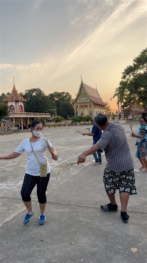 เต้นกำ รำเคียว 🌾 | Chanidapa Baitiang