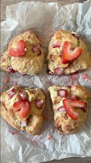 20 Minutes Easy Homemade Strawberry Scones