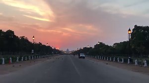 This is India on lockdown. With a spiralling number of cases of coronavirus and an increase in the death toll, almost the whole of the country has gone into lockdown to stop the spread of Covid-19. More: bit.ly/3ds8qeA | ITV News