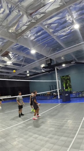 Insane Volleyball Head Set Nobody Saw Coming In This Rally 🧠