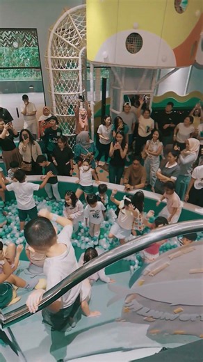 POV: when you play Marshmello at the ball pit playground