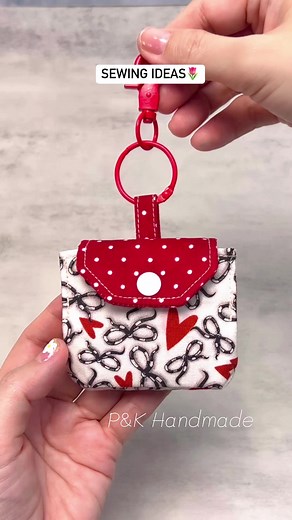 87K views · 1.3K reactions | Sewing Ideas⭐️How to make cute keychain from fabric scraps | สอนทำพวงกุญแจน่ารัก #Reels #diy #handmade #keychain #sewingideas #giftideas #ไอเดียของขวัญ #ของขวัญทำเอง #ของชำร่วยทำเอง #พวงกุญแจ #coinpurse #กระเป๋าใส่เหรียญ | P&K Handmade | Facebook