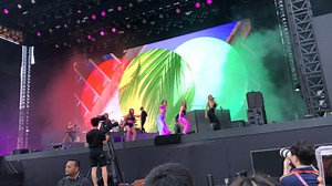 Dua Lipa-Dreams live@SG F1GP