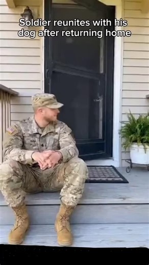 A soldier homecoming surprise usa #usa🇺🇲 #reunion #emotional #feelings #respect #soldiercominghome #surprise #usa🇺🇲 | Soldier Cominghome Usa 1
