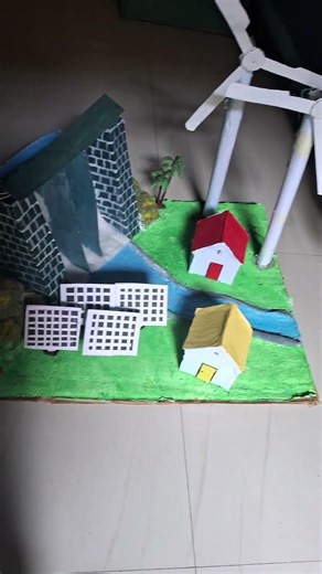 working science model on"renewable energy"with light vs without light##science model