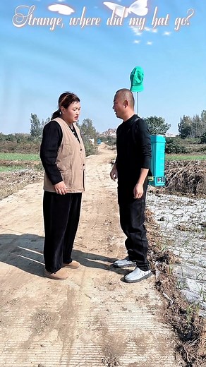 Strange, where did my hat go? #viralreelsシ #videoviralシ #rails #funnyvideos | HAMON create